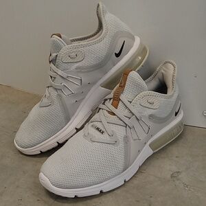 NIKE Air Max Sequent 3 Women’s Sneakers * Size: 8.5